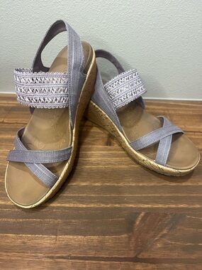 Skechers Sandals Womens 6 Beverlee Slingback Lilac Open Toe Wedge Heels SN 32962